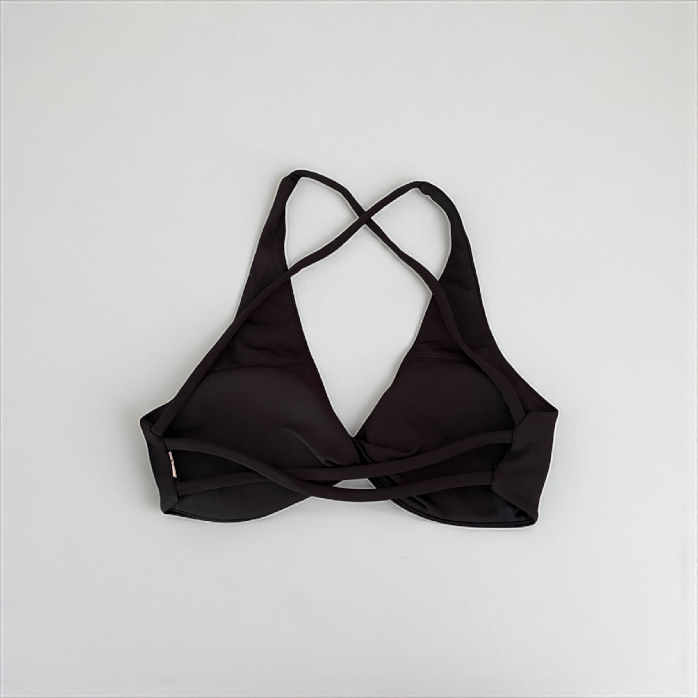 Twist cross top